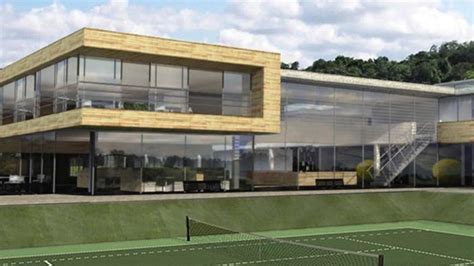 Plans to build Andy Murray tennis centre in hometown of Dunblane scra.